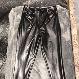 Black plather slim pants